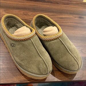 UGG Tasman slippers OLIVE sz 10W / 8M